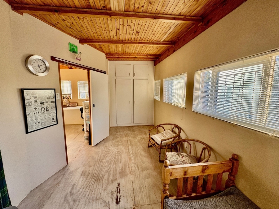 5 Bedroom Property for Sale in Van Der Hoff Park North West